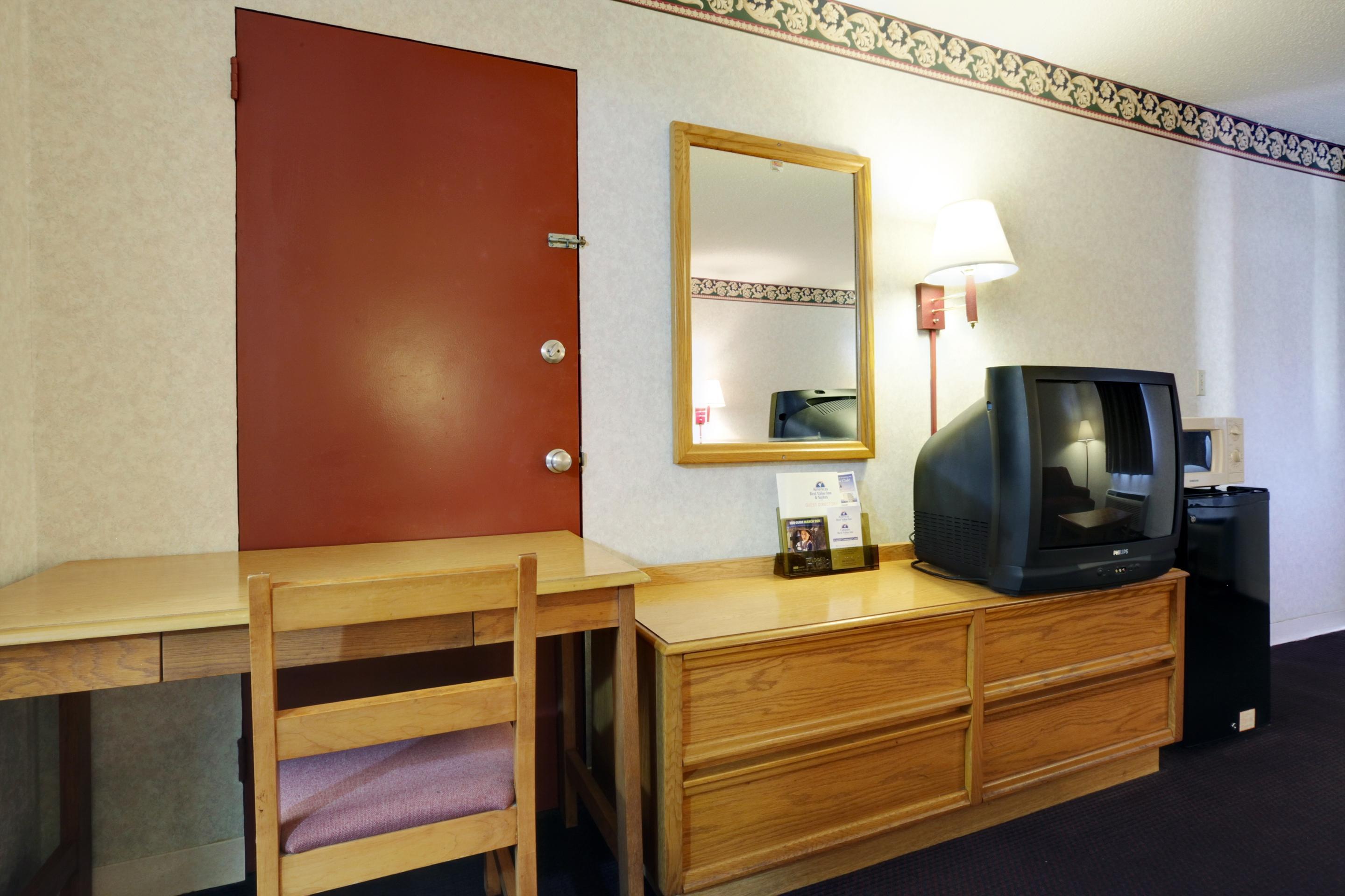 Americas Best Value Inn & Suites Macon Room photo