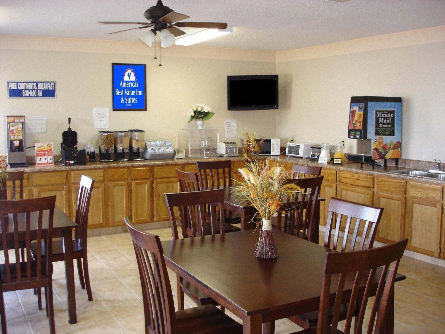 Americas Best Value Inn & Suites Macon Restaurant photo